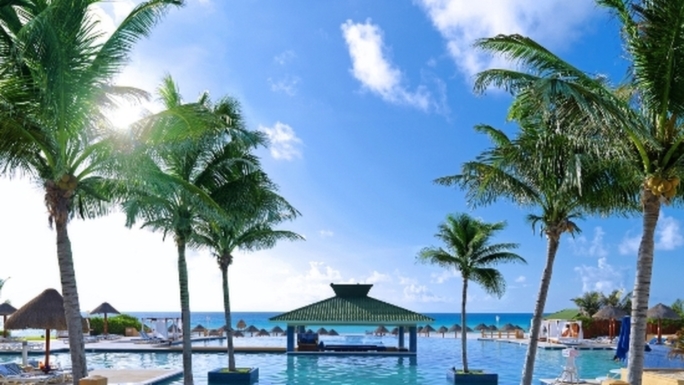 Iberostar Selection Cancun Pool
